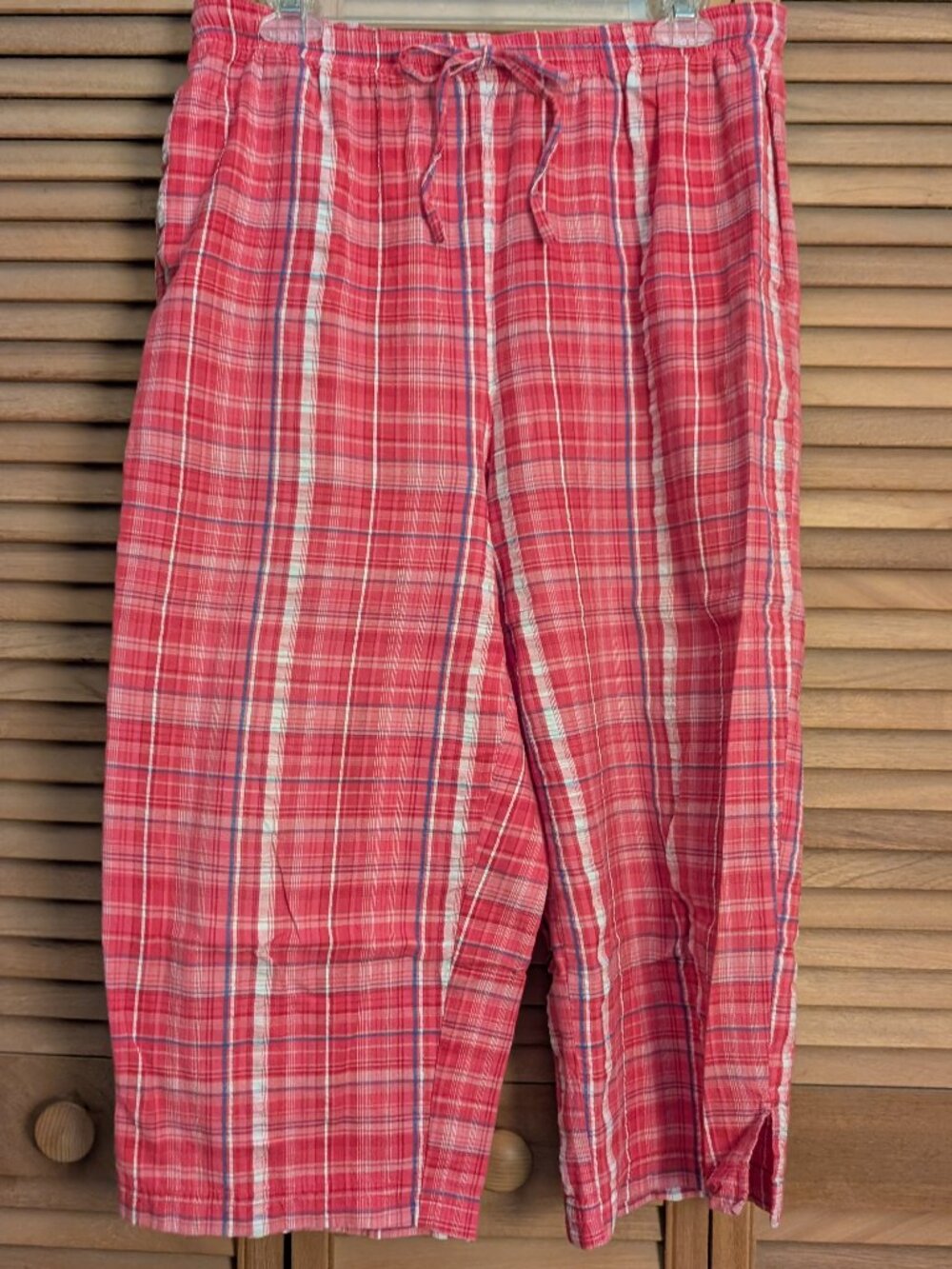 Women's BLAIR Red/White/Blue Plaid Capris w/Elastic Waist & Drawstring Size M